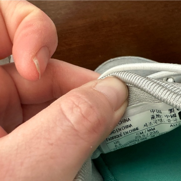 Fila Memory Foam slip on sneakers size 6.5 - Picture 5 of 5